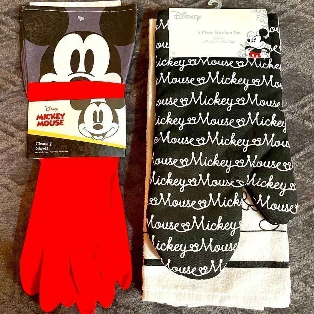 Disney set of Mickey towels, oven mitt & gloves